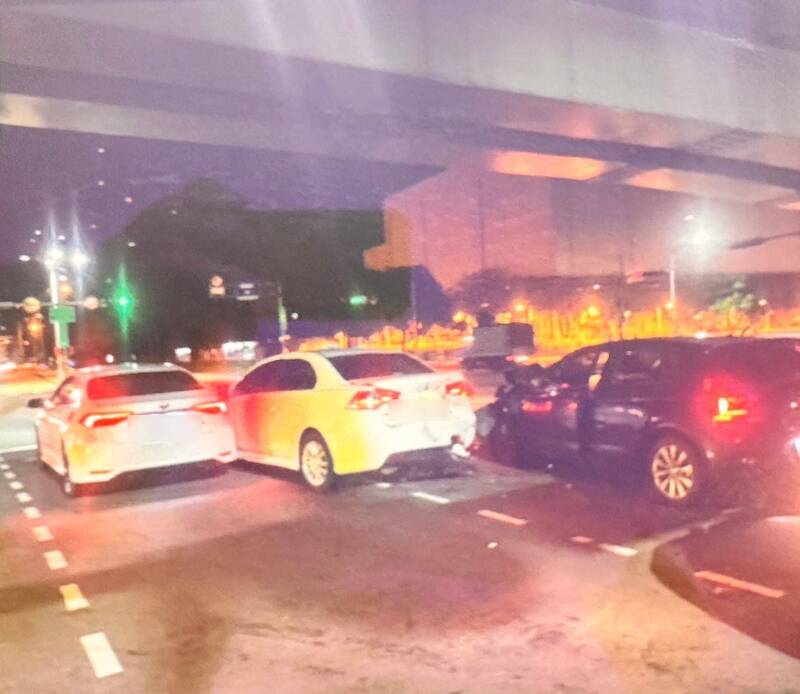 台中易肇事路口第一名 妙龄女一恍惚推撞3车 自由时报电子报-Good Luck To You!